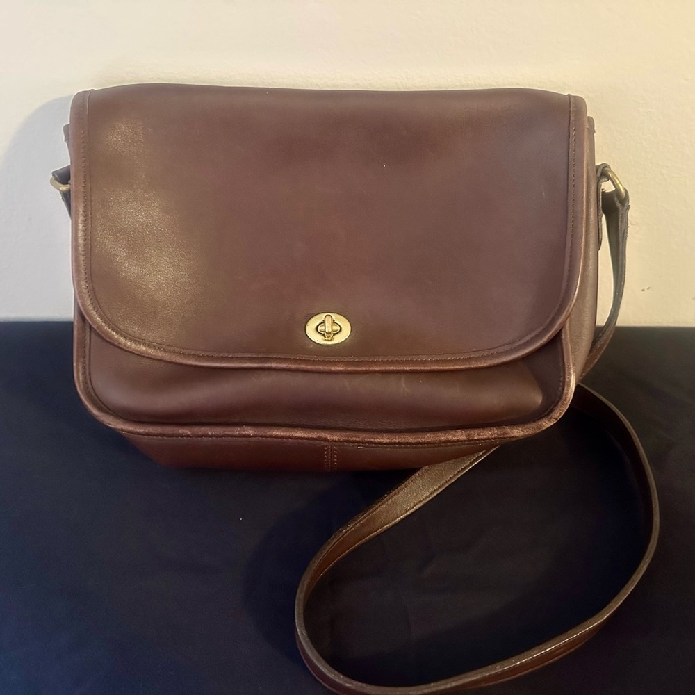 Coach 9790 Vintage Chocolate Brown City Leather Shoulder/Crossbody Bag